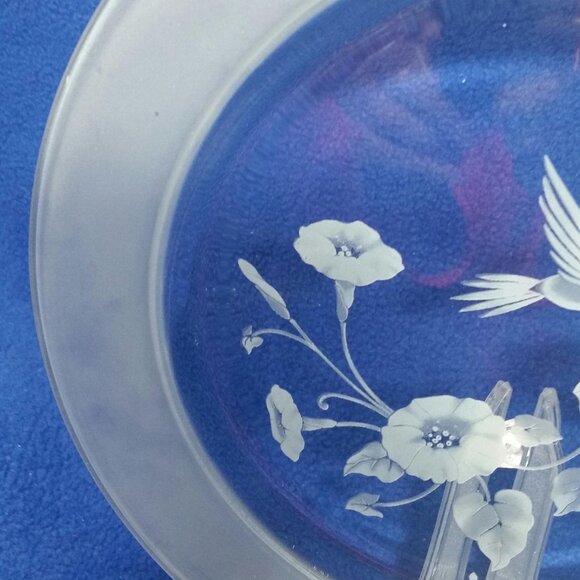 Avon Hummingbird 10" Dinner Plate Etched Hummingbird Collection Pre-Owned - Picture 6 of 10
